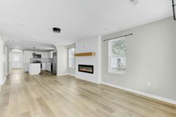 204 Delano Street photo 4