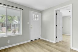 204 Delano Street photo 4