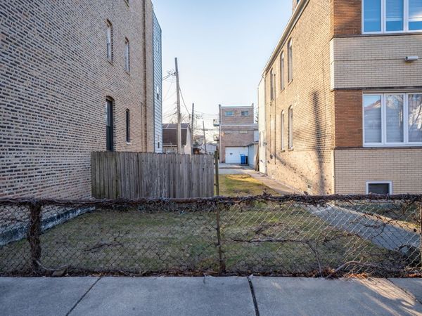 3246 S Wells Street, Chicago, IL 60616