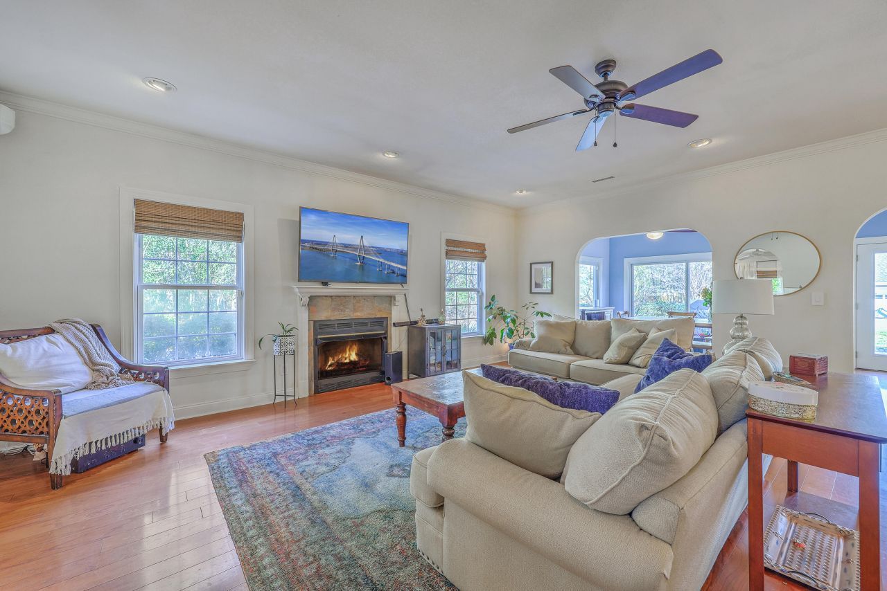 4462 Francis Younge Way Photo 12