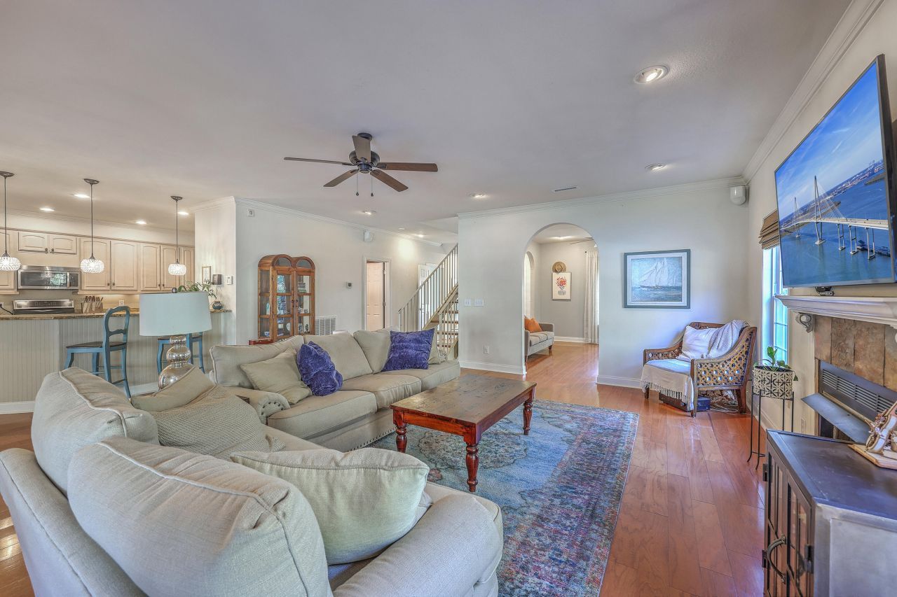 4462 Francis Younge Way Photo 25