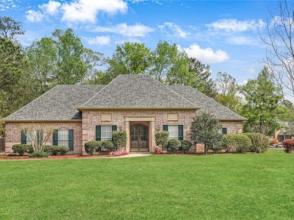22 WISHING WELL Court, Covington, LA 70433