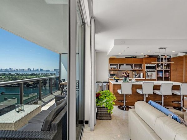 5875 Collins Ave, Unit 1704, Miami Beach, FL 33140