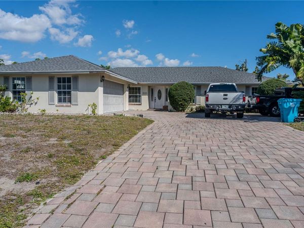 315 SW 12th Ave, Boynton Beach, FL 33435