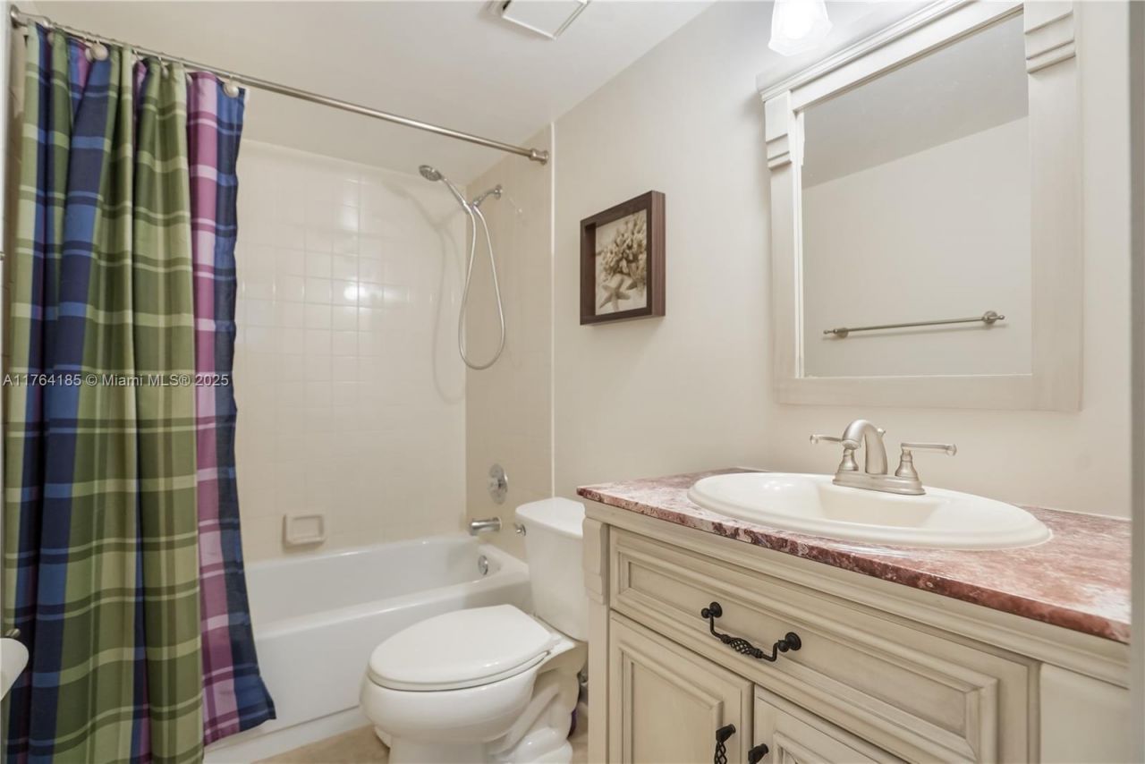 614 Executive Center Dr, Unit 102, West Palm Beach, FL 33401 Photo