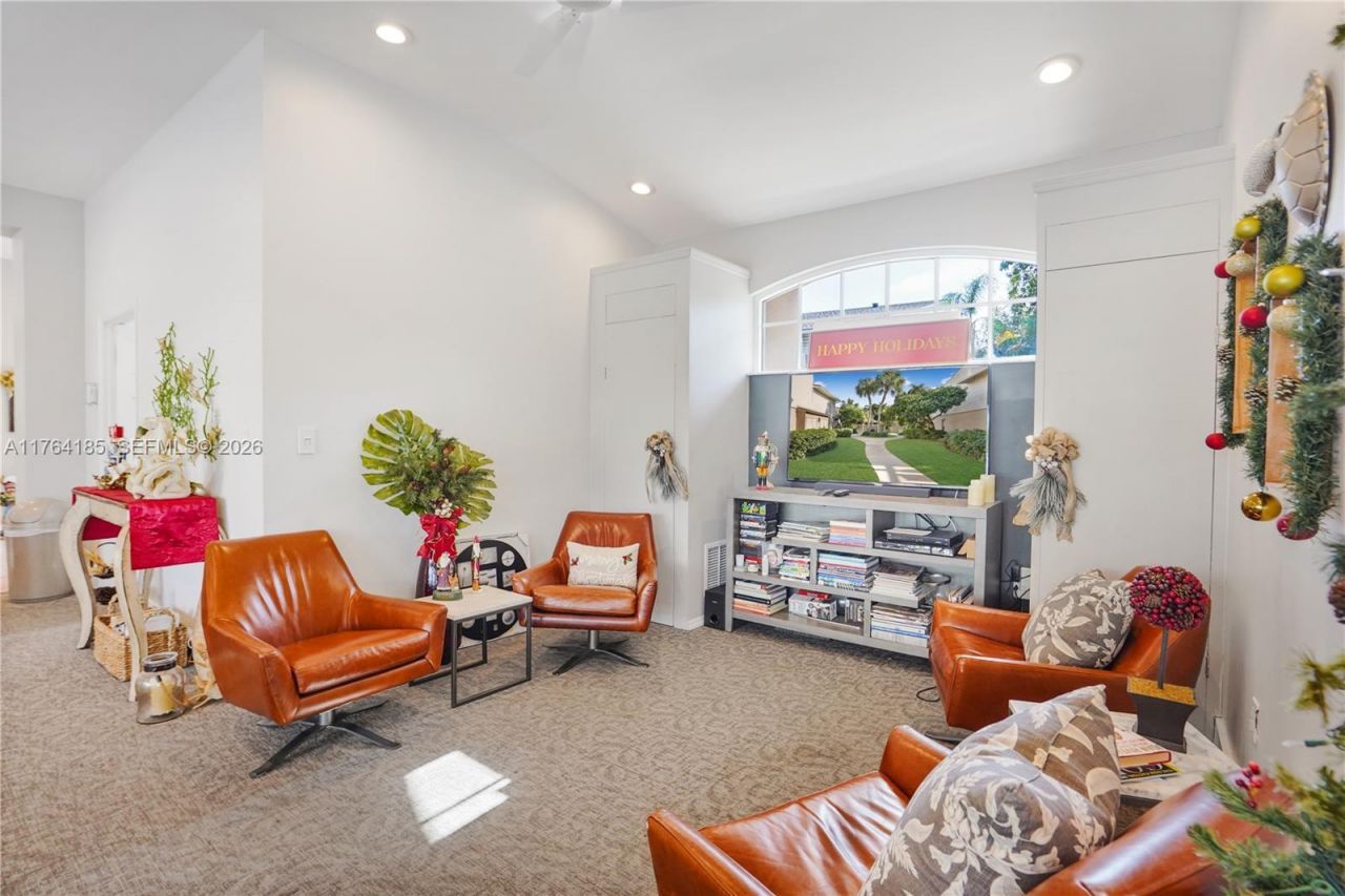 614 Executive Center Dr, Unit 102, West Palm Beach, FL 33401 Photo