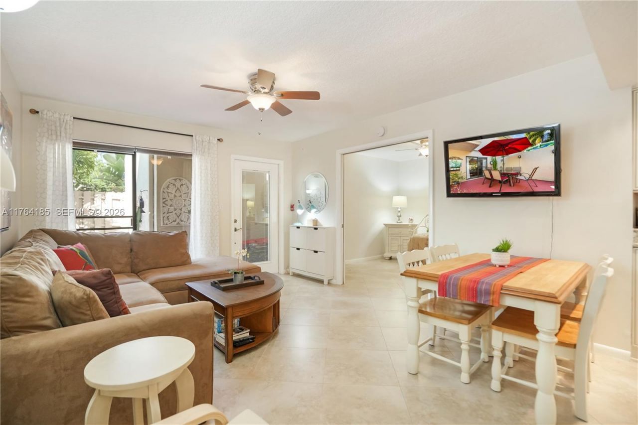 614 Executive Center Dr, Unit 102, West Palm Beach, FL 33401 Photo