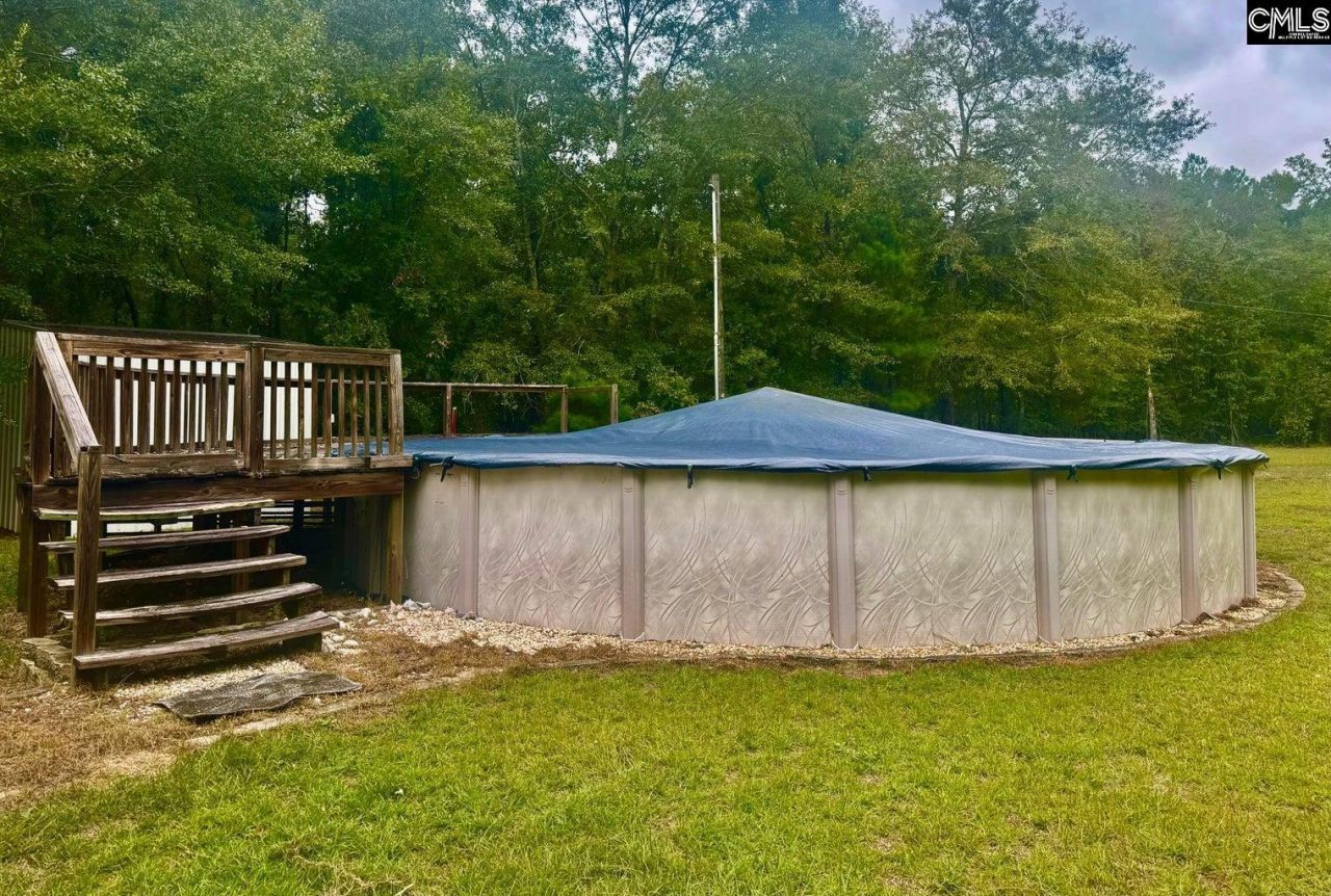 570 Pitside Photo 14