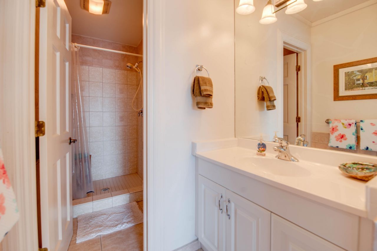 32 Hilton Haven Road, Unit 9, Key West, FL 33040 Photo