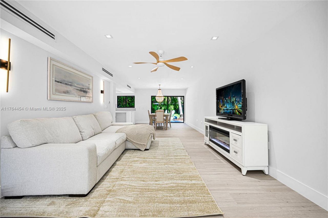 3305 NE 15th St, Fort Lauderdale, FL 33304 Photo