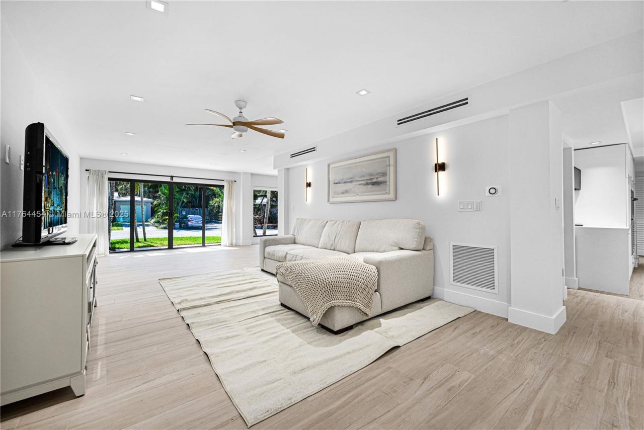 3305 NE 15th St, Fort Lauderdale, FL 33304 Photo