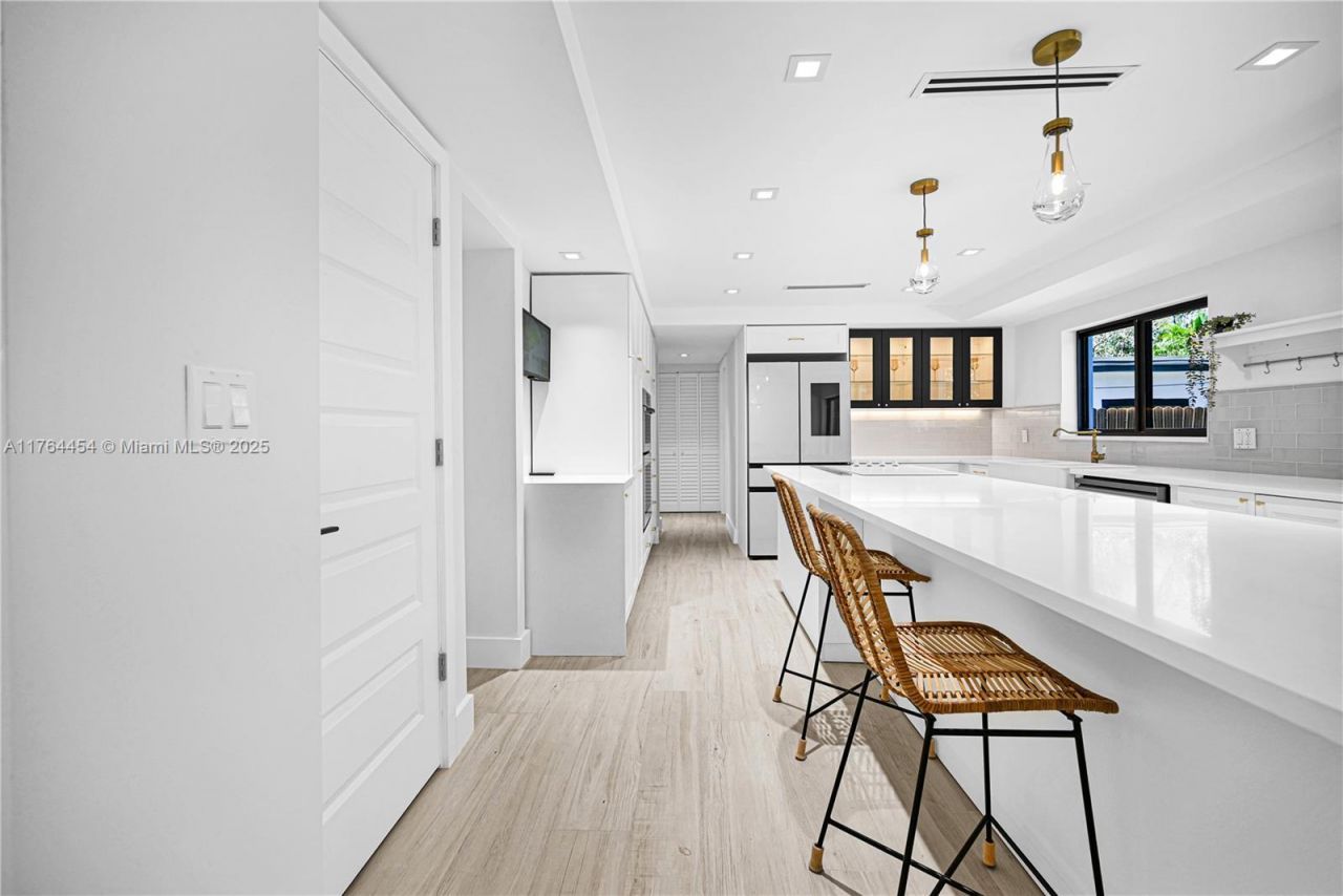 3305 NE 15th St, Fort Lauderdale, FL 33304 Photo