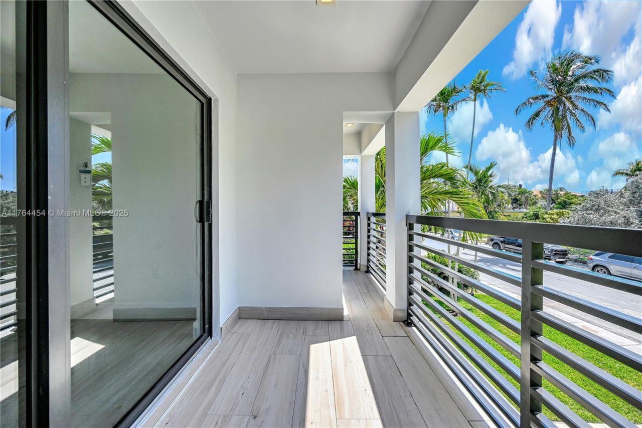 3305 NE 15th St, Fort Lauderdale, FL 33304 Photo