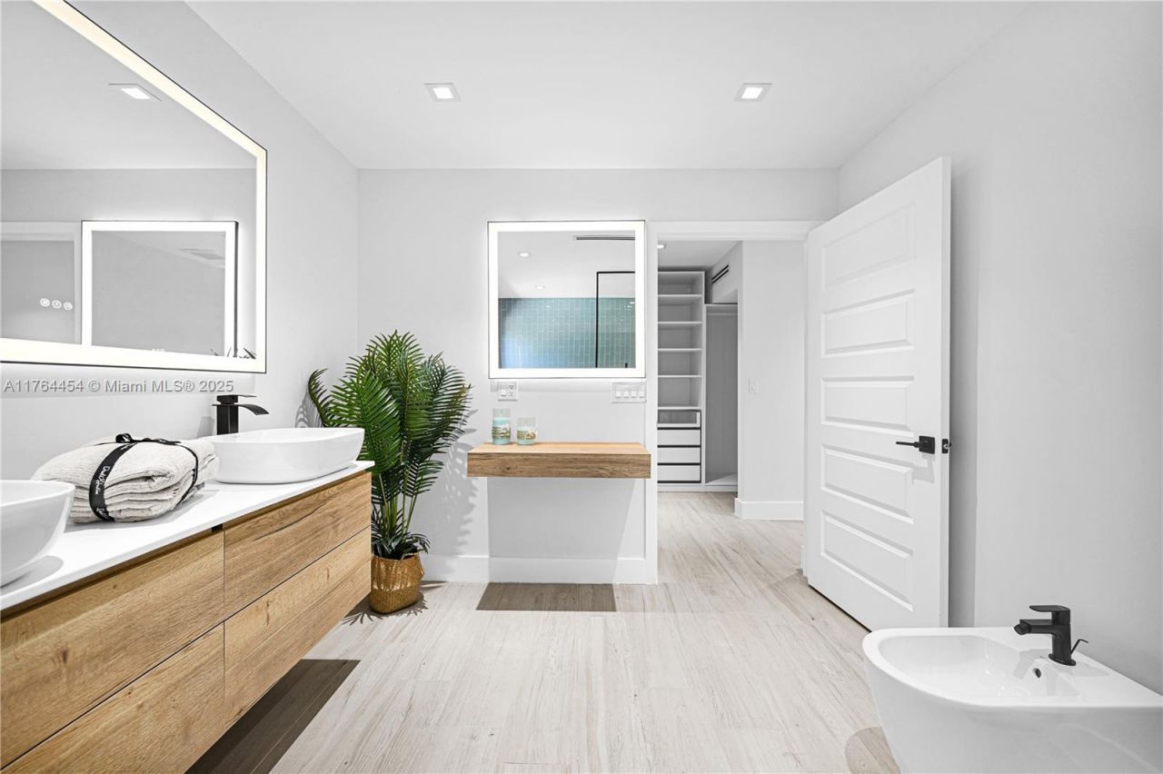 3305 NE 15th St, Fort Lauderdale, FL 33304 Photo