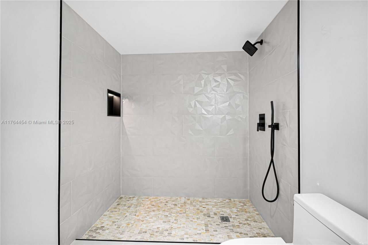 3305 NE 15th St, Fort Lauderdale, FL 33304 Photo