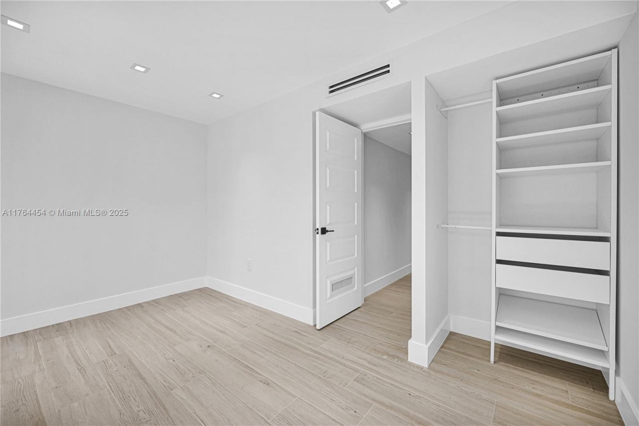 3305 NE 15th St, Fort Lauderdale, FL 33304 Photo