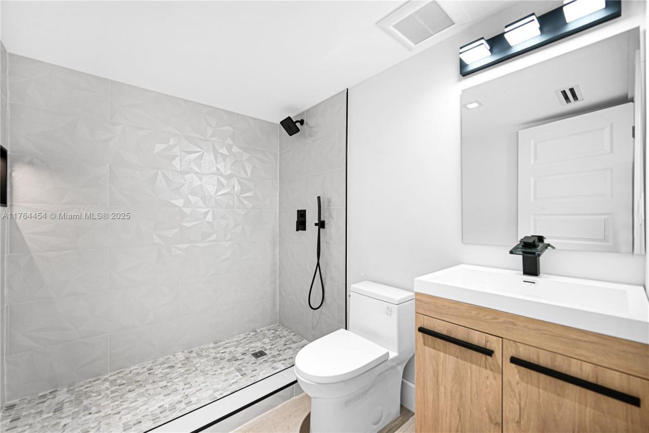 3305 NE 15th St, Fort Lauderdale, FL 33304 Photo