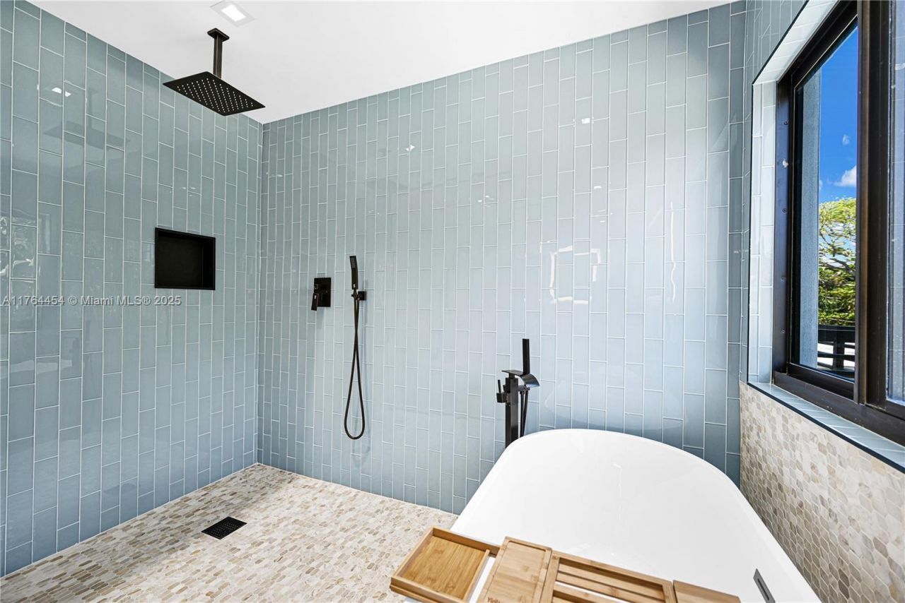 3305 NE 15th St, Fort Lauderdale, FL 33304 Photo