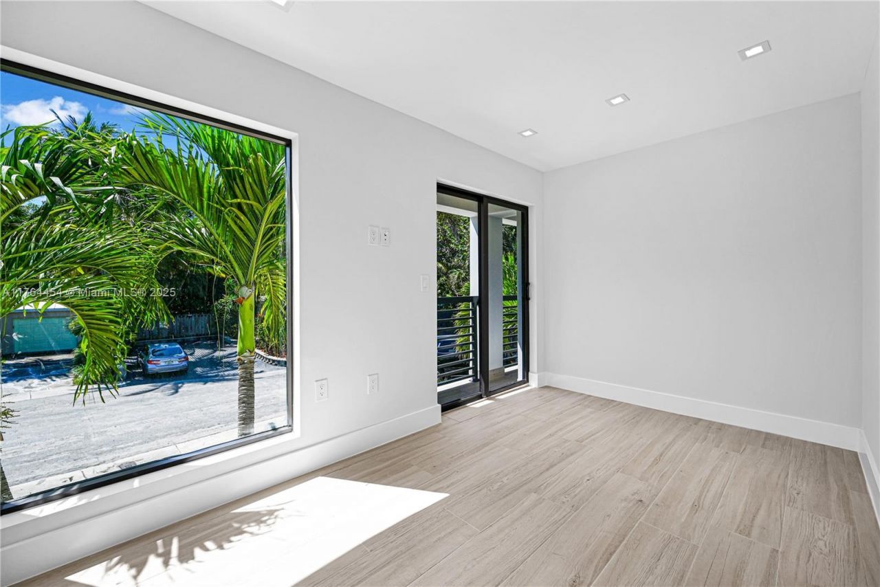 3305 NE 15th St, Fort Lauderdale, FL 33304 Photo