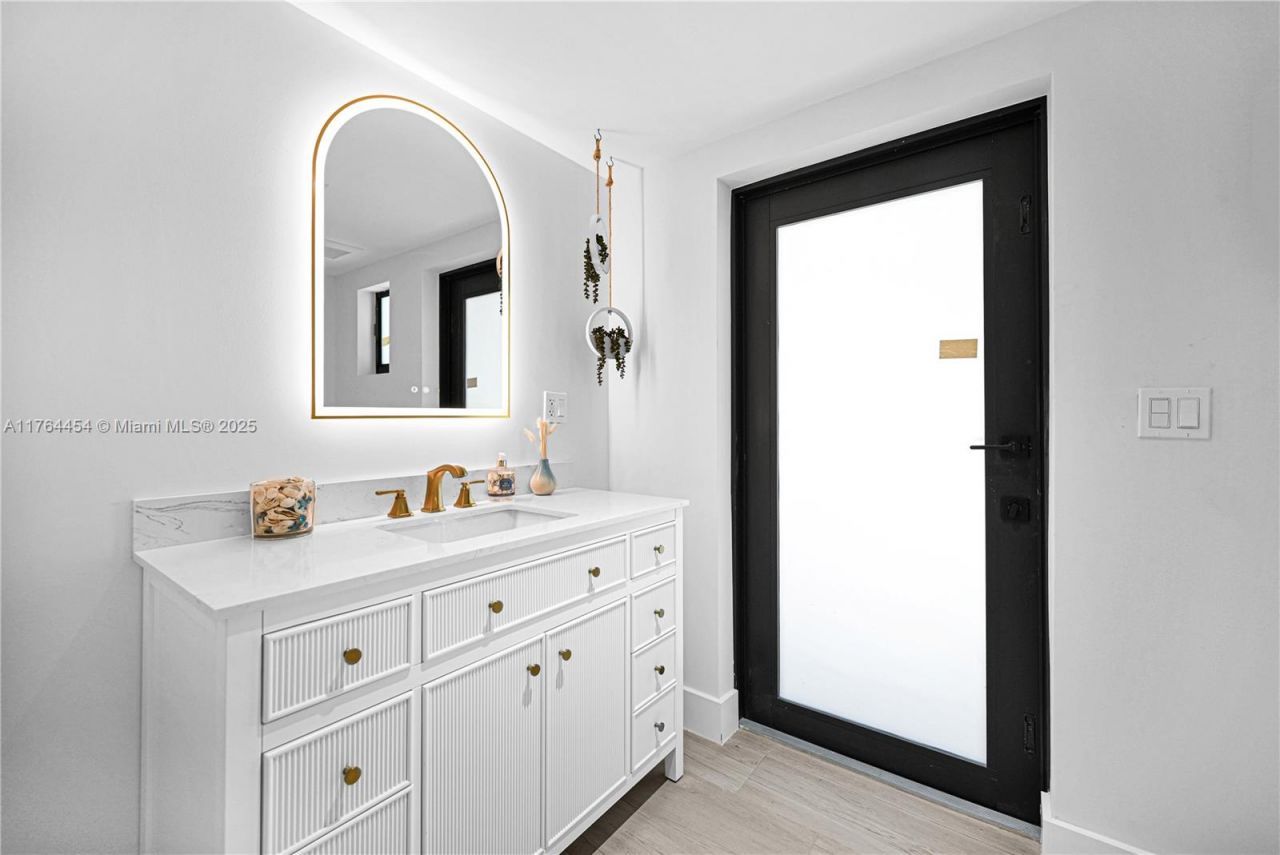 3305 NE 15th St, Fort Lauderdale, FL 33304 Photo