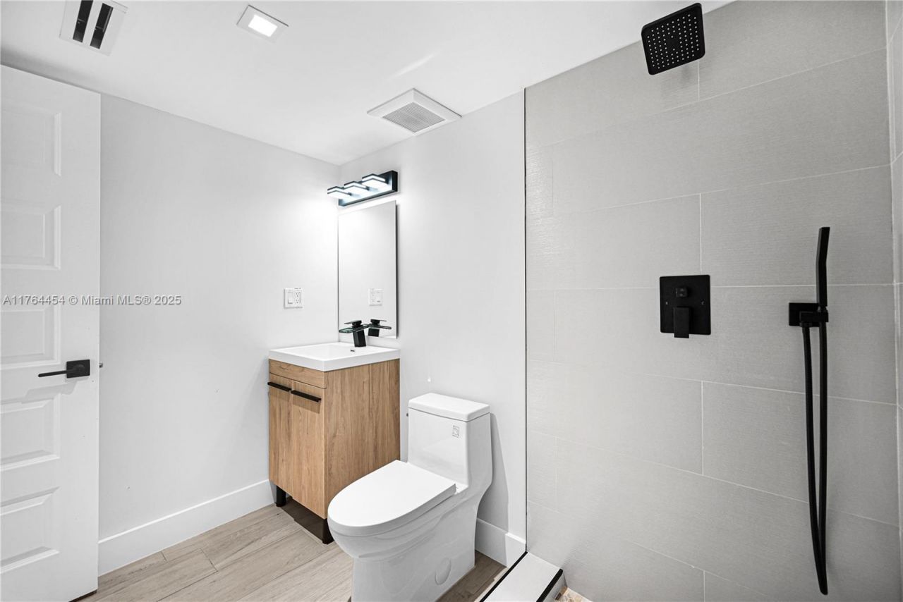 3305 NE 15th St, Fort Lauderdale, FL 33304 Photo