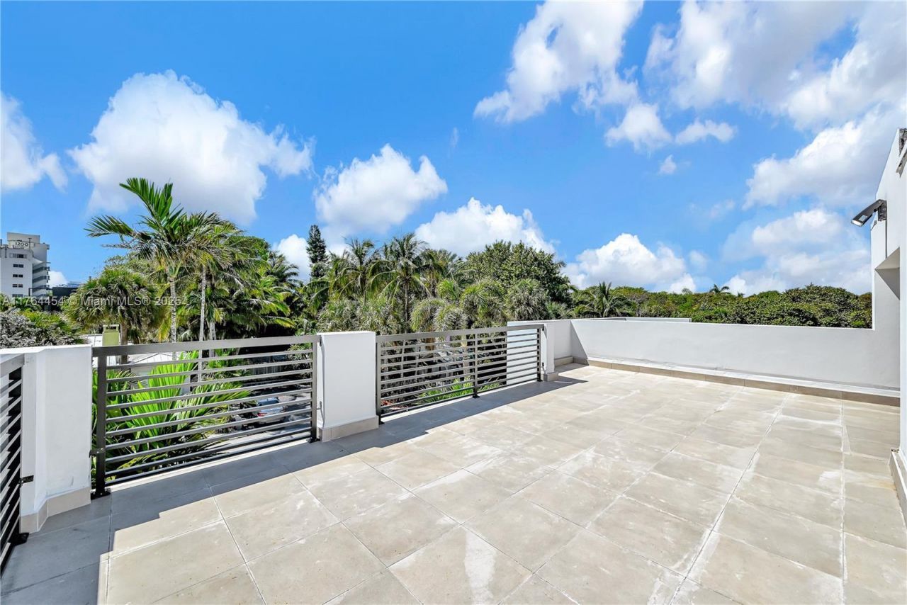 3305 NE 15th St, Fort Lauderdale, FL 33304 Photo