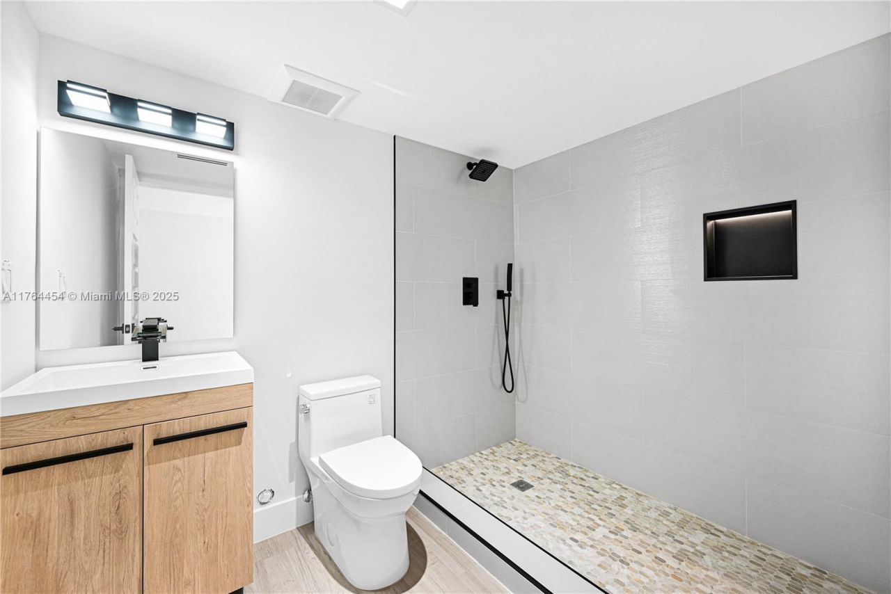 3305 NE 15th St, Fort Lauderdale, FL 33304 Photo