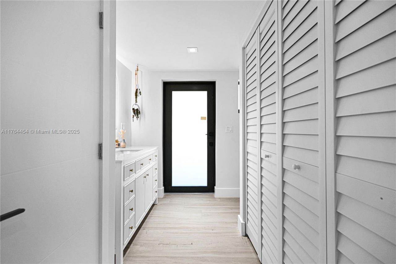 3305 NE 15th St, Fort Lauderdale, FL 33304 Photo