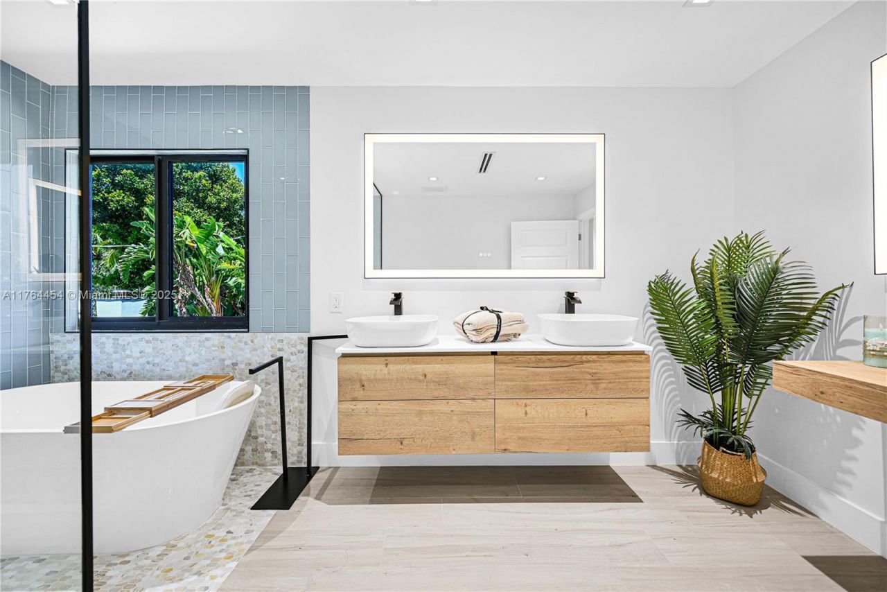 3305 NE 15th St, Fort Lauderdale, FL 33304 Photo