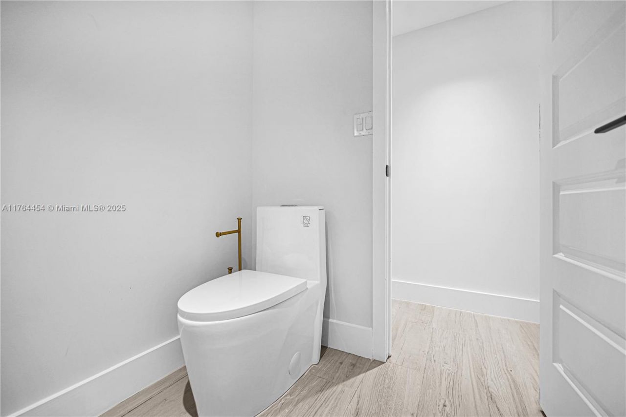 3305 NE 15th St, Fort Lauderdale, FL 33304 Photo