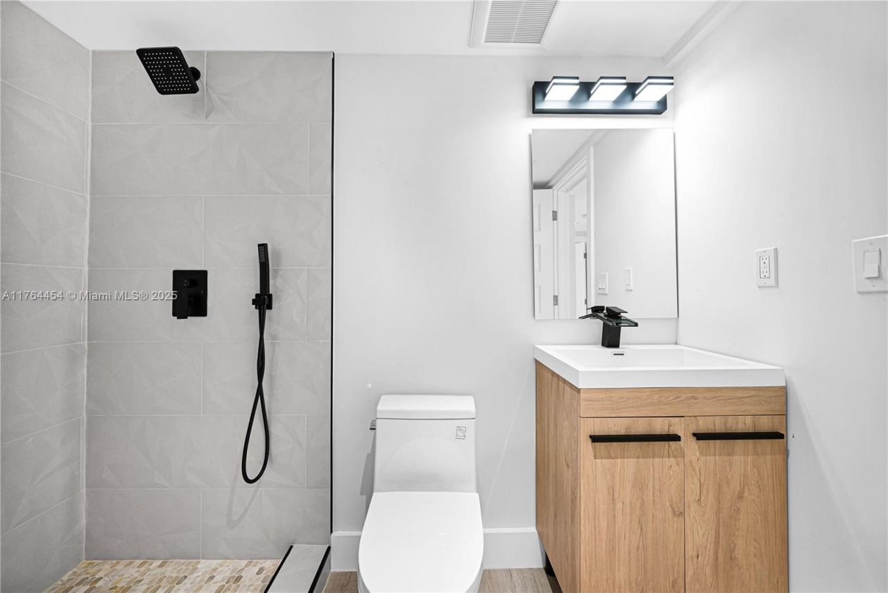 3305 NE 15th St, Fort Lauderdale, FL 33304 Photo