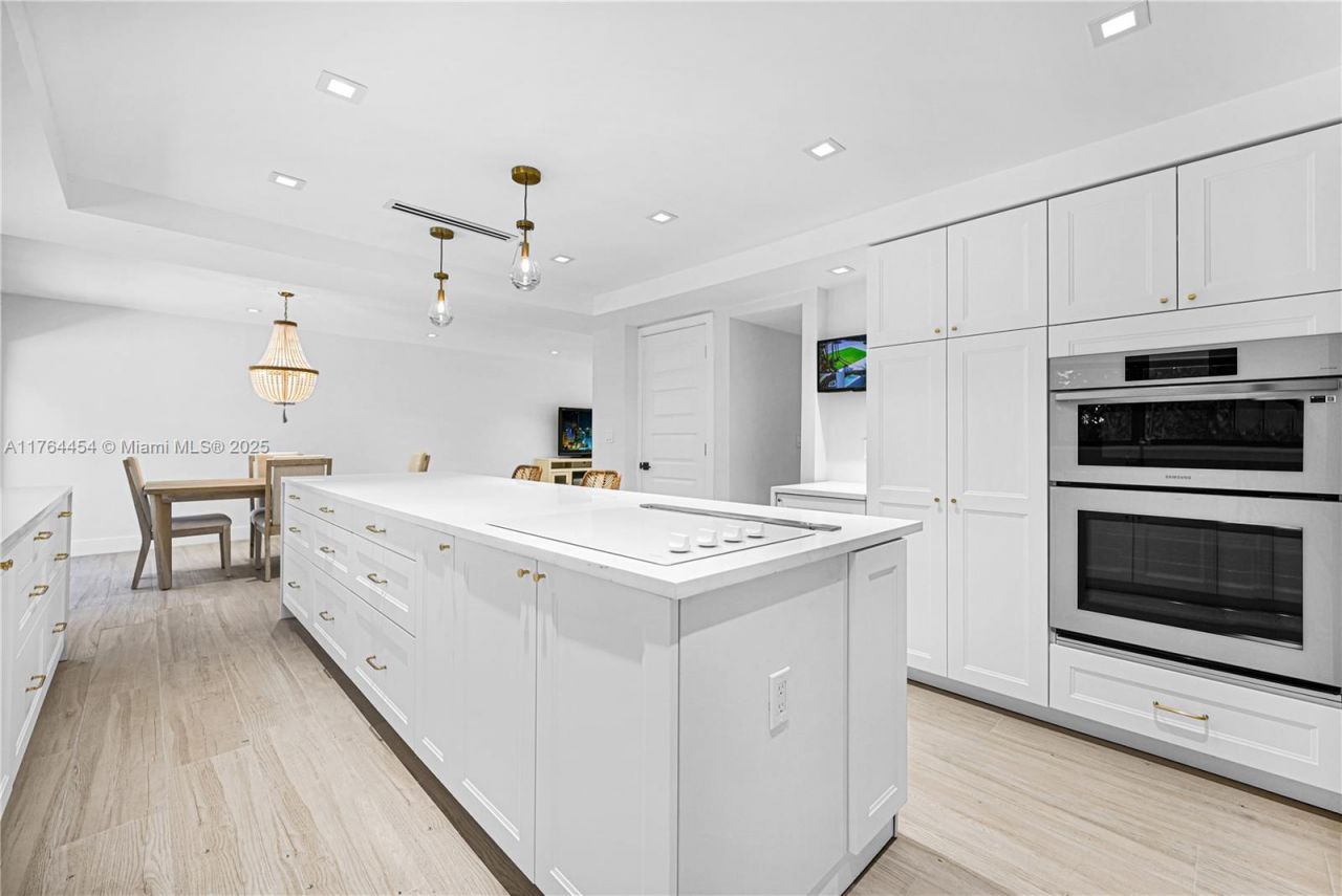 3305 NE 15th St, Fort Lauderdale, FL 33304 Photo