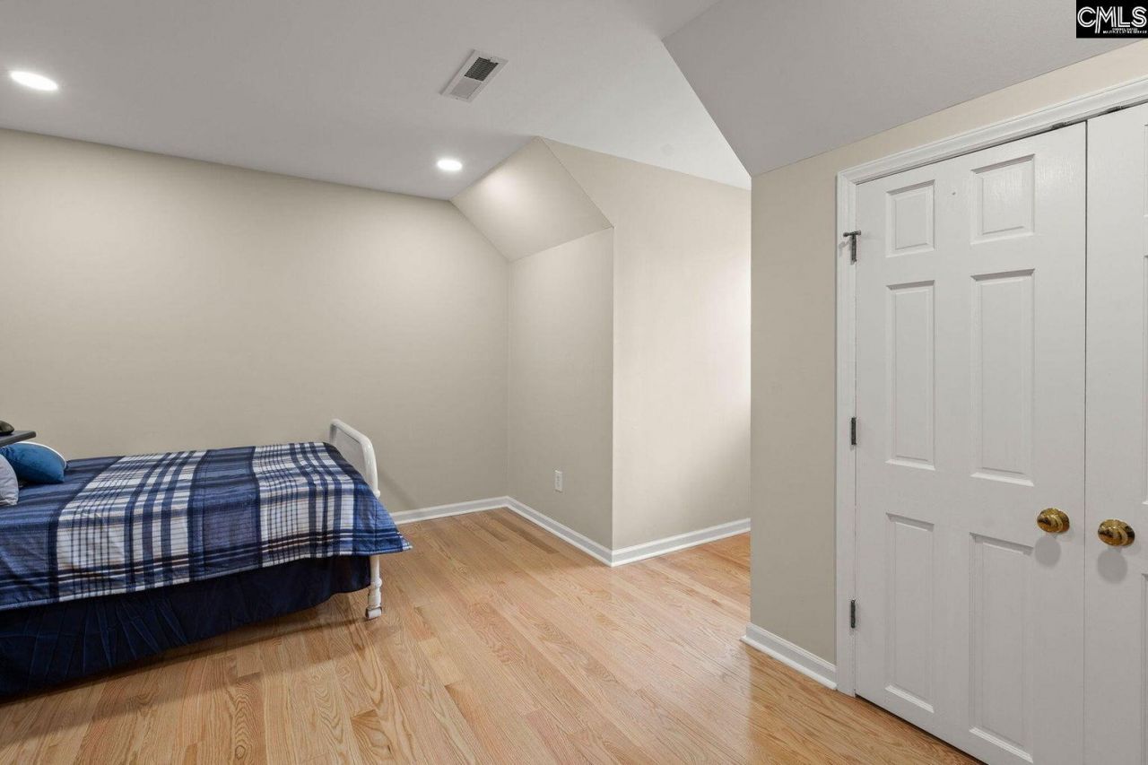 1524 Lee Boulevard Photo 21