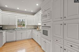 1524 Lee Boulevard photo 4