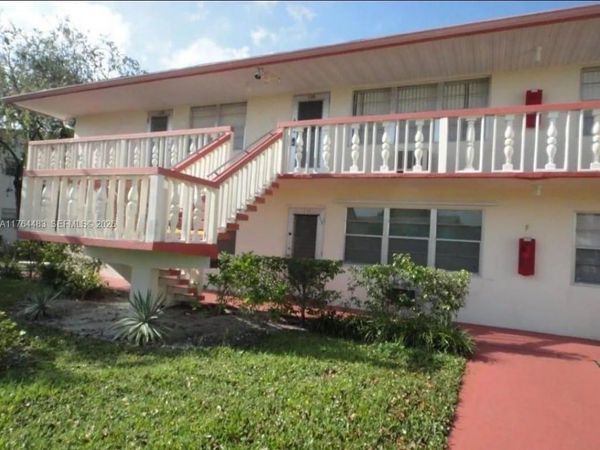 130 Camden, Unit F, West Palm Beach, FL 33417