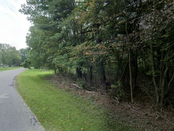 158 St Peters Drive, Unit 3, Douglas, MI 49406