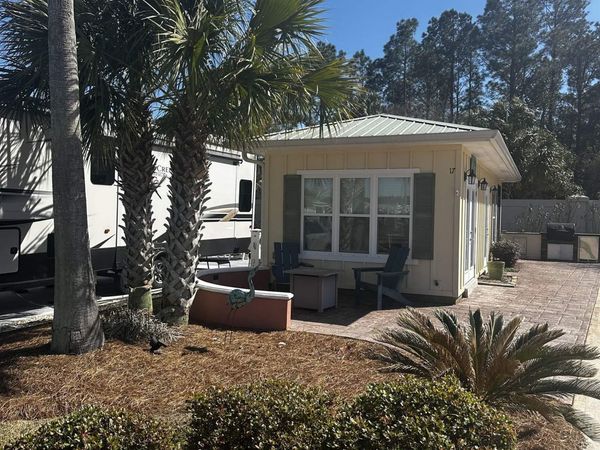 12131 Gateway Drive, Unit 17, Elberta, AL 36530