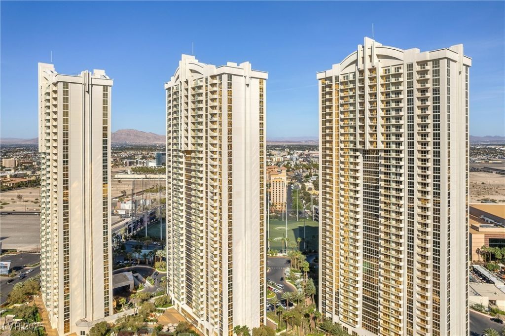 135 E Harmon Avenue, Unit 221, Las Vegas, NV 89109 Main Photo