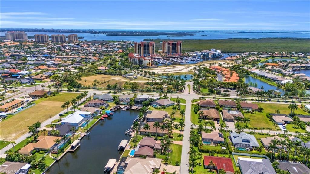 1629 El Dorado Pkwy W, Cape Coral, FL 33914 Photo