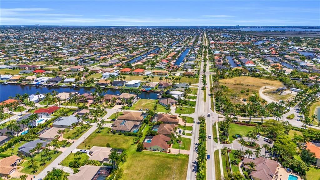 1629 El Dorado Pkwy W, Cape Coral, FL 33914 Photo