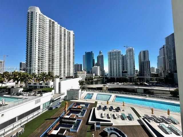 92 SW 3rd St, Unit 1410, Miami, FL 33130 Photo