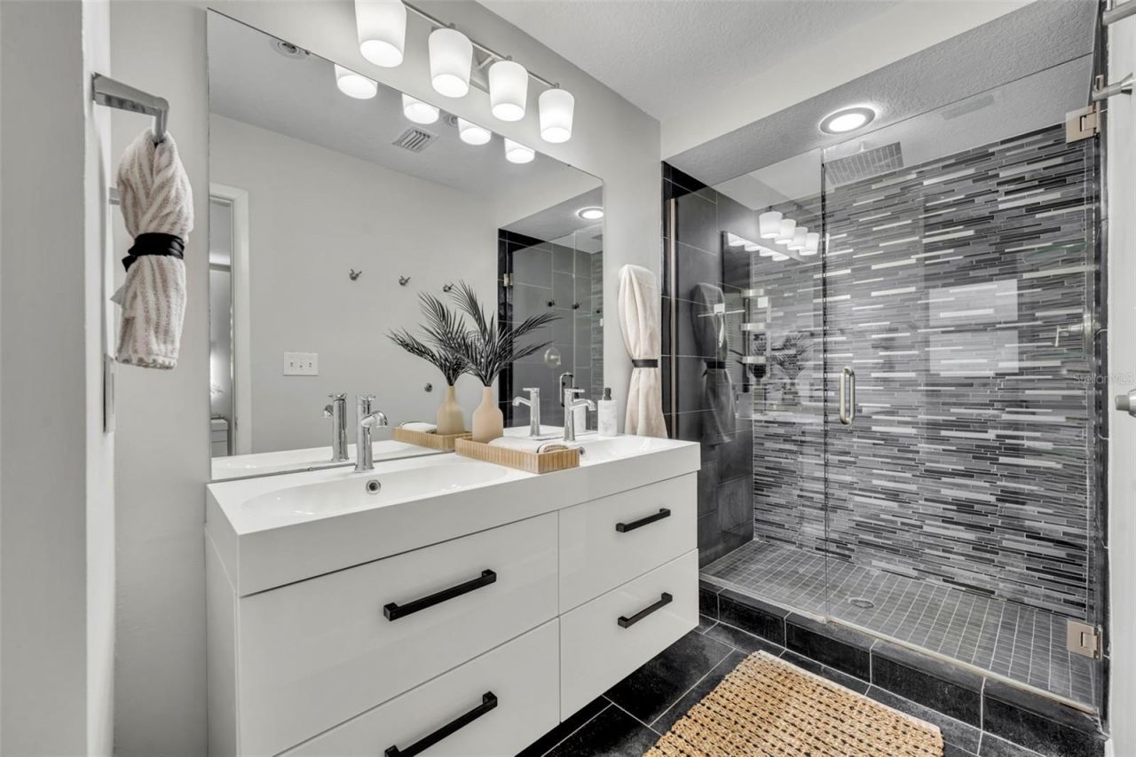 1901 Lake Sue Drive, Orlando, FL 32803 Photo