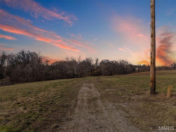 1240 PAUSCH Road, O'Fallon, IL 62269