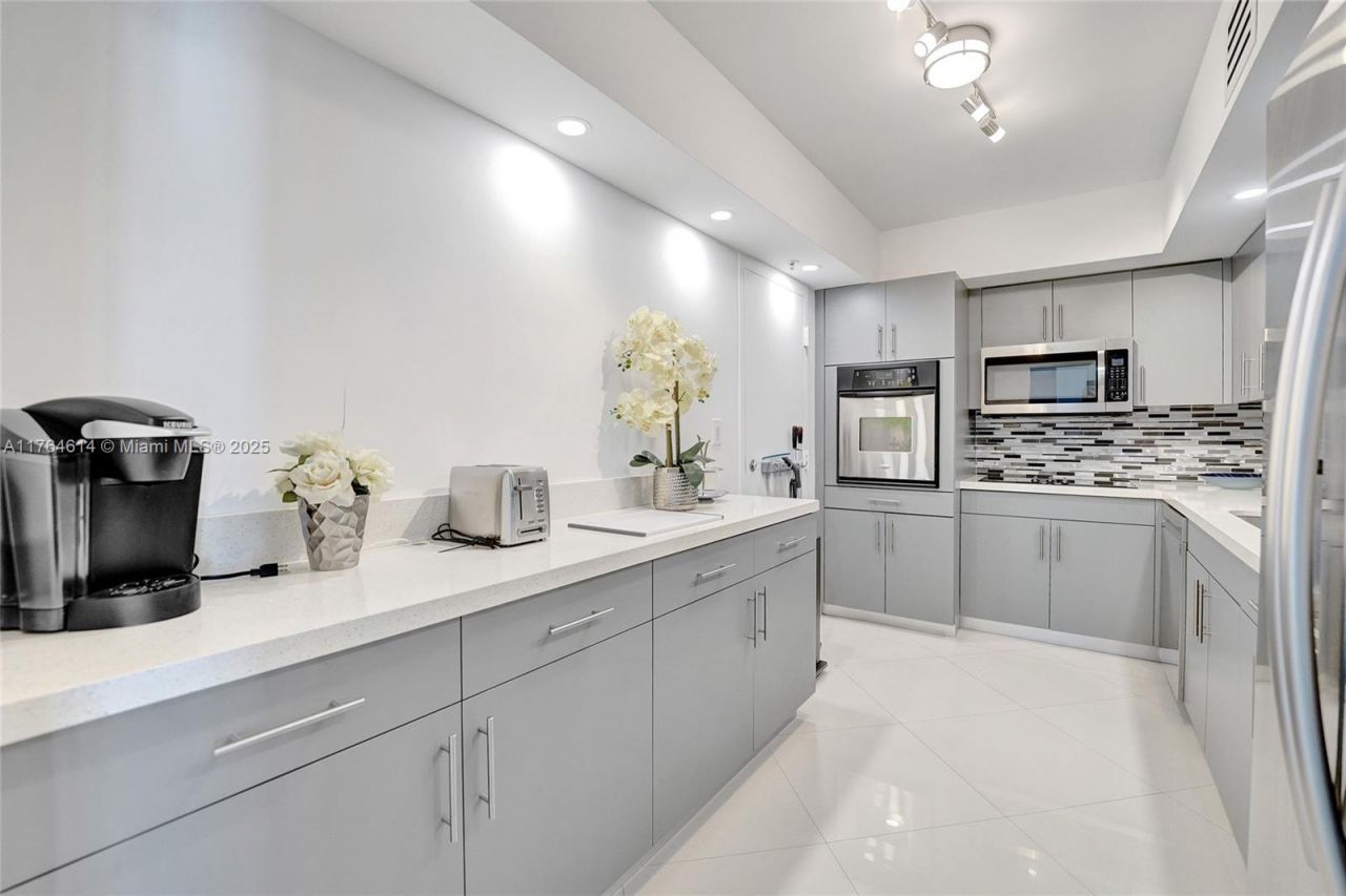 4001 S Ocean Dr, Unit 16P, Hollywood, FL 33019 Photo