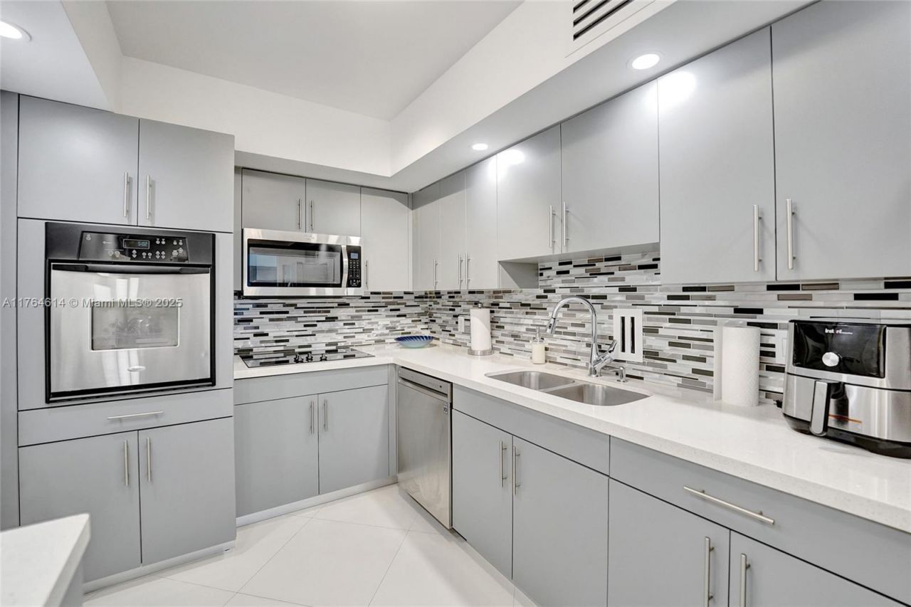 4001 S Ocean Dr, Unit 16P, Hollywood, FL 33019 Photo