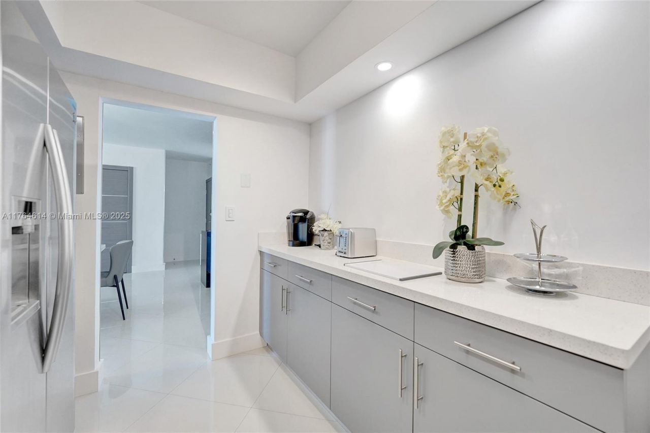 4001 S Ocean Dr, Unit 16P, Hollywood, FL 33019 Photo