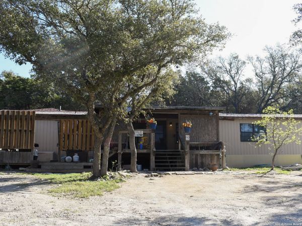 805 Bulverde Rd, Bulverde, TX 78163