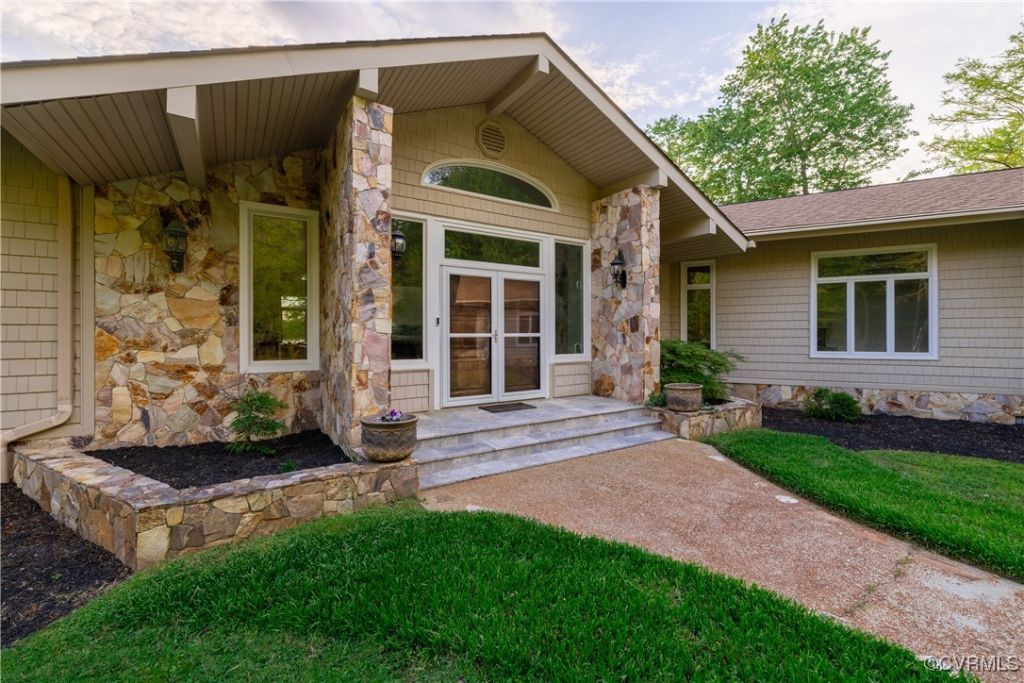 722 Point Anne Drive, Hartfield, VA 23071 Main Photo