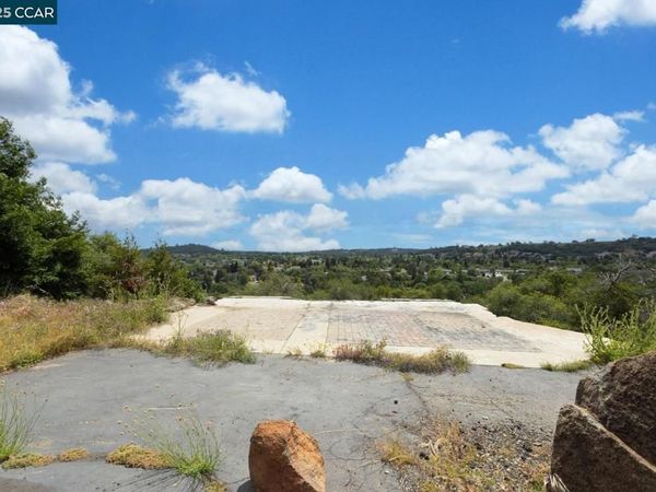 3098 Oakwood Rd, Cameron Park, CA 95682