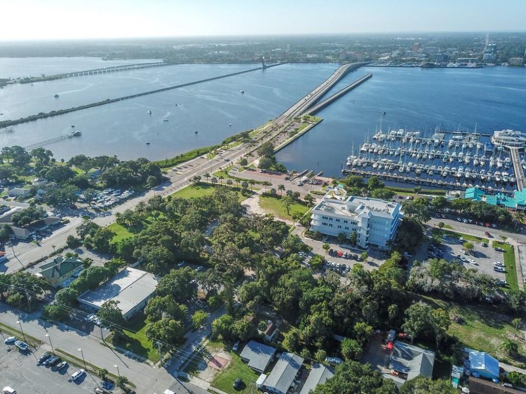 834 Riverside Drive, Palmetto, FL 34221 Photo